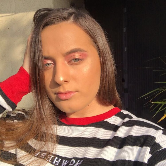 Meet your Posher, Paulina - Picture 1 of 2